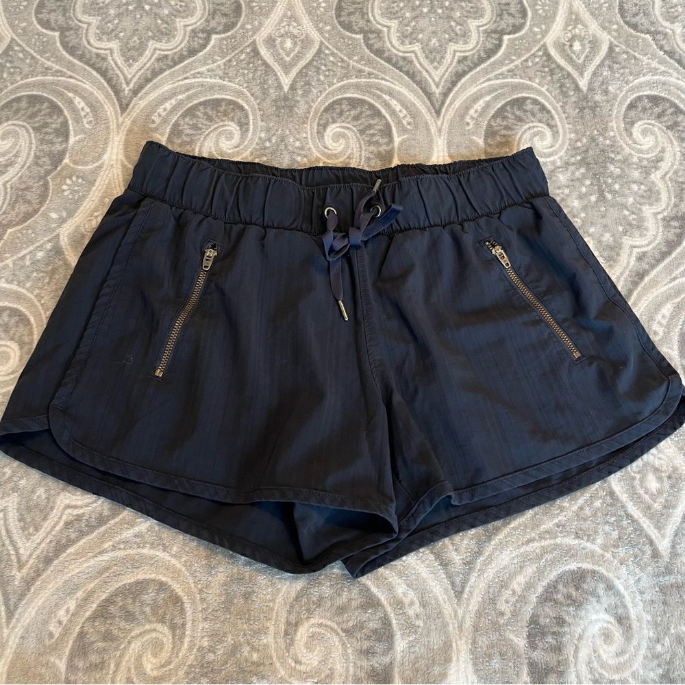 Athleta stripe sway short - Picture 2 of 4
